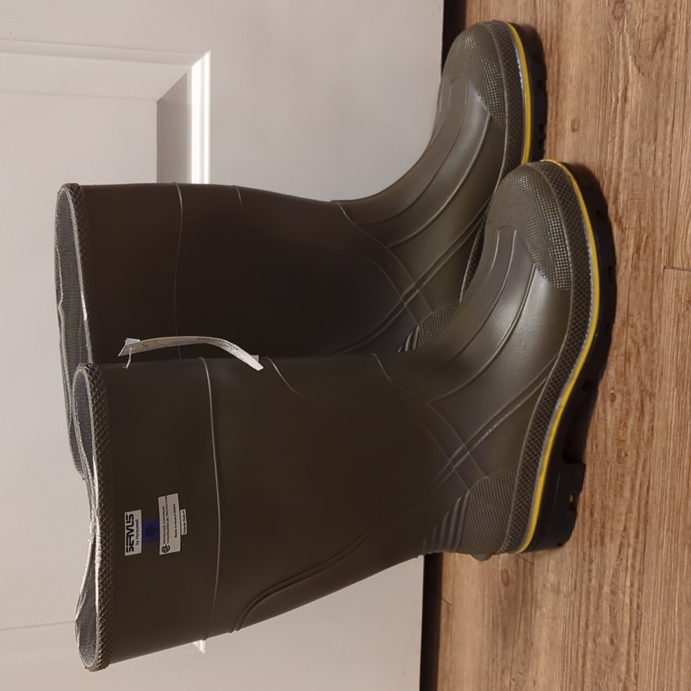 Servus Steel Toe Rubber Boots